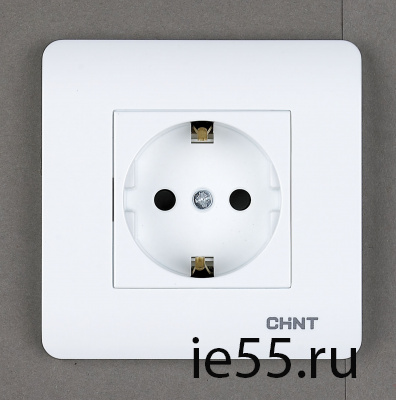 Розетка с заземляющим контактом 16А 250В (CHINT)